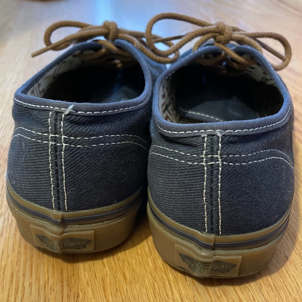 Vans - Picture 4 of 7